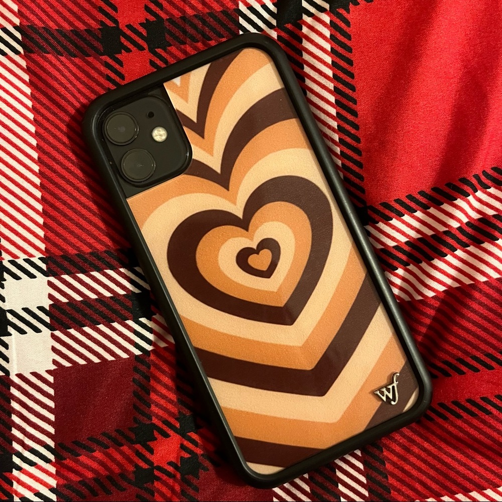 wildflower heart case for iPhone 11.